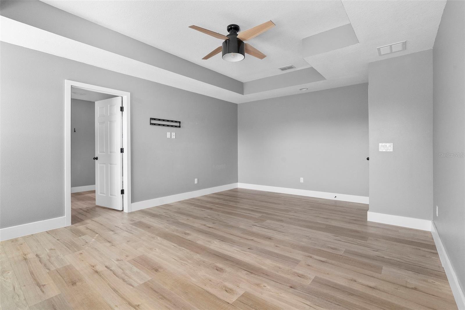 SEVEN OAKS - Residential