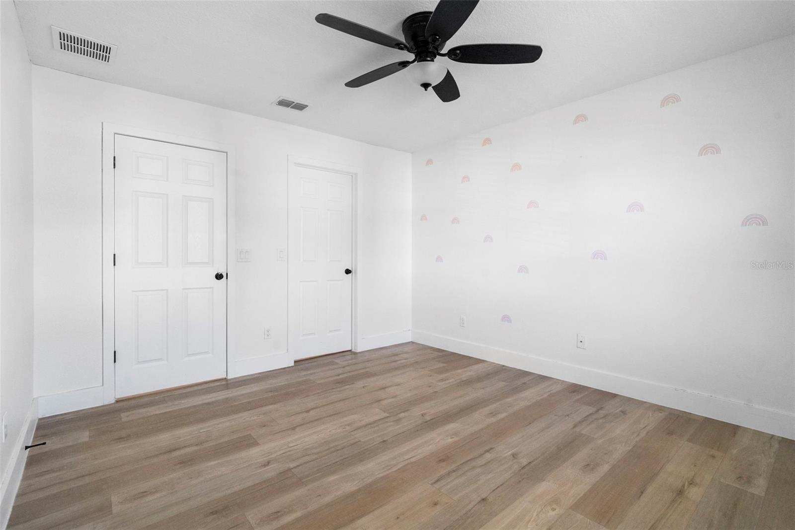 SEVEN OAKS - Residential