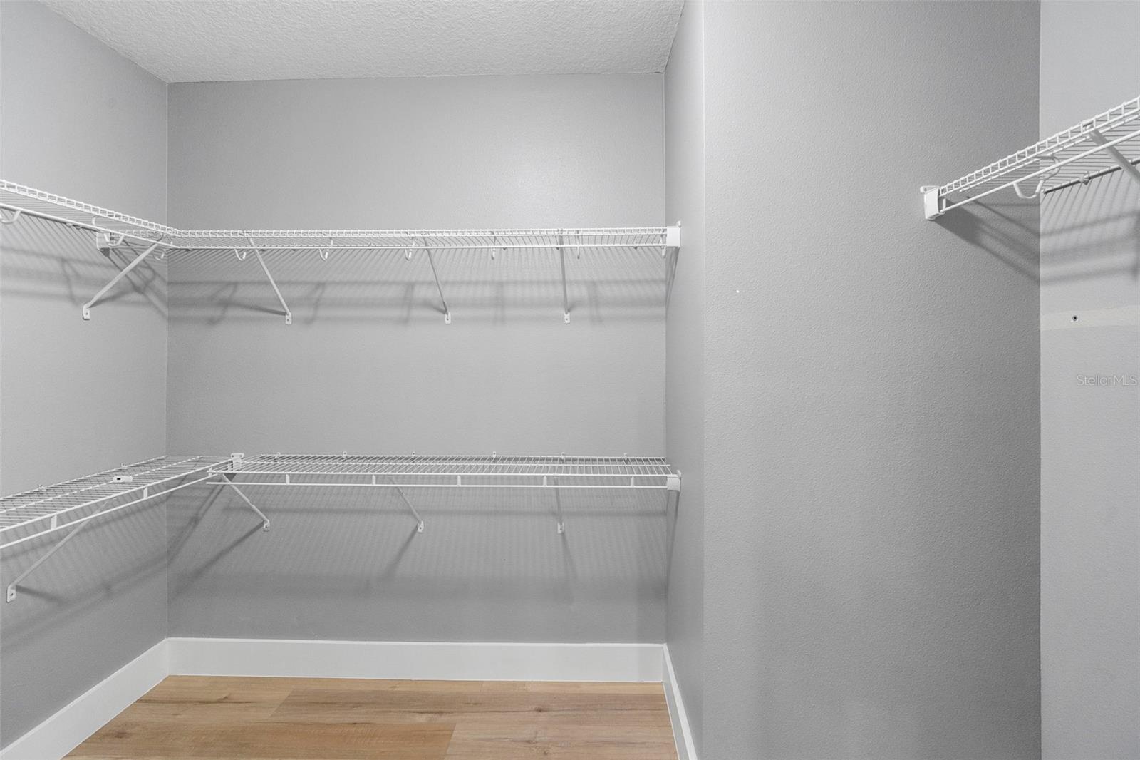 SEVEN OAKS - Residential