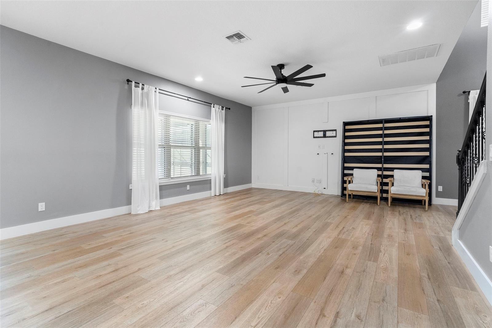 SEVEN OAKS - Residential