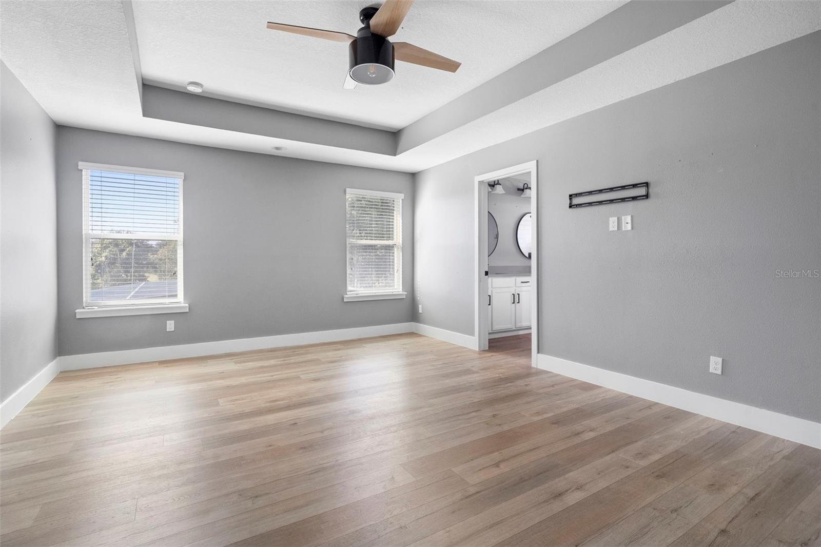 SEVEN OAKS - Residential