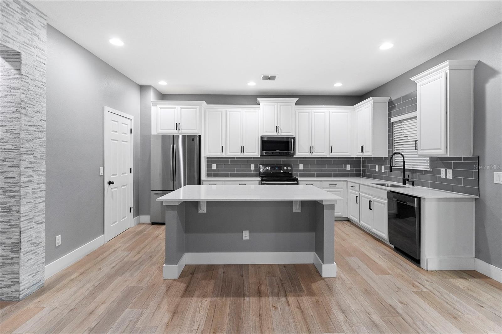 SEVEN OAKS - Residential