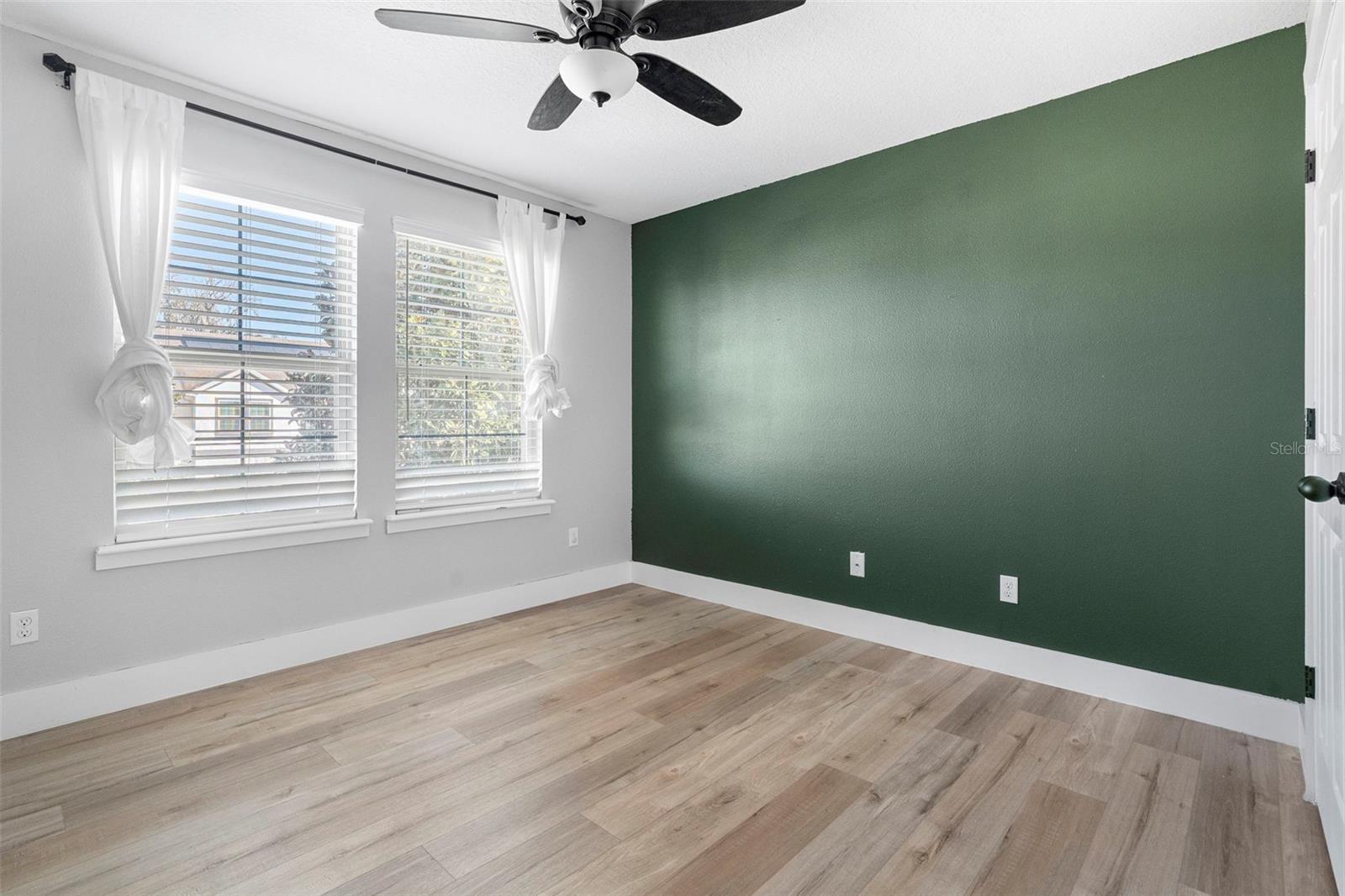 SEVEN OAKS - Residential