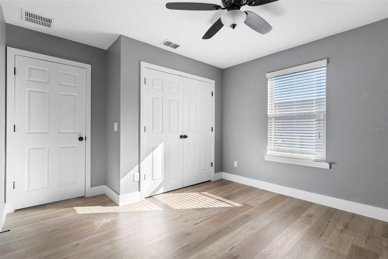 SEVEN OAKS - Residential