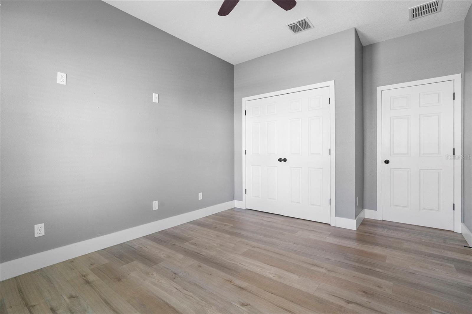 SEVEN OAKS - Residential