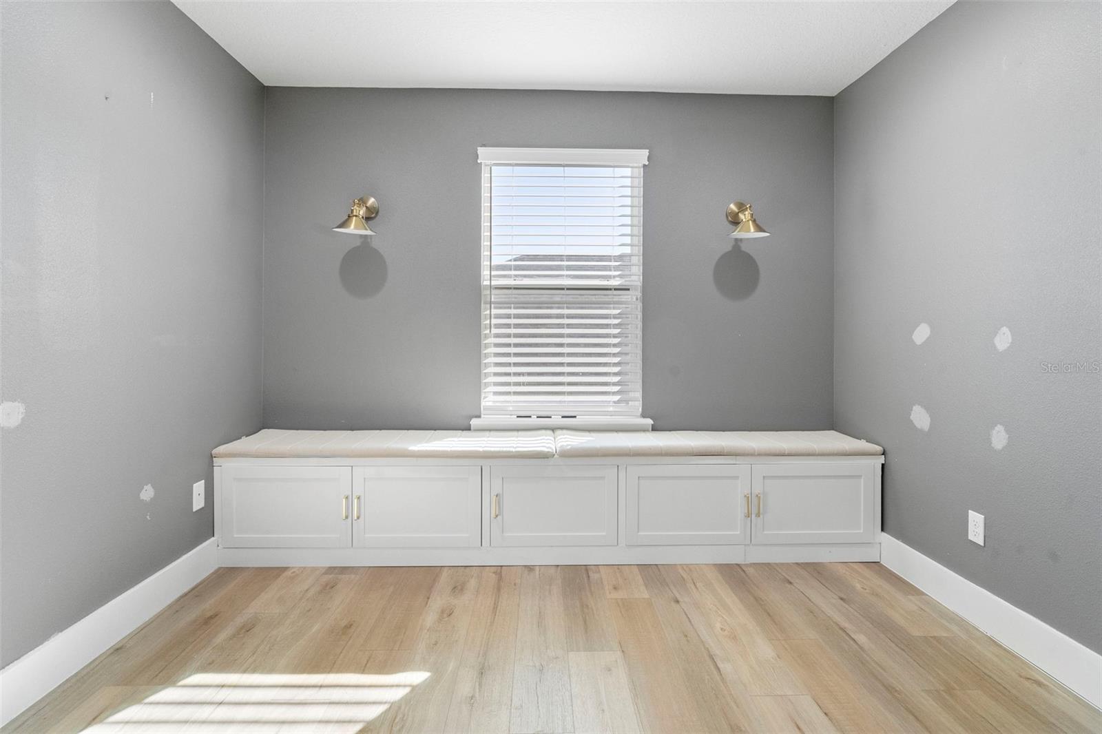 SEVEN OAKS - Residential