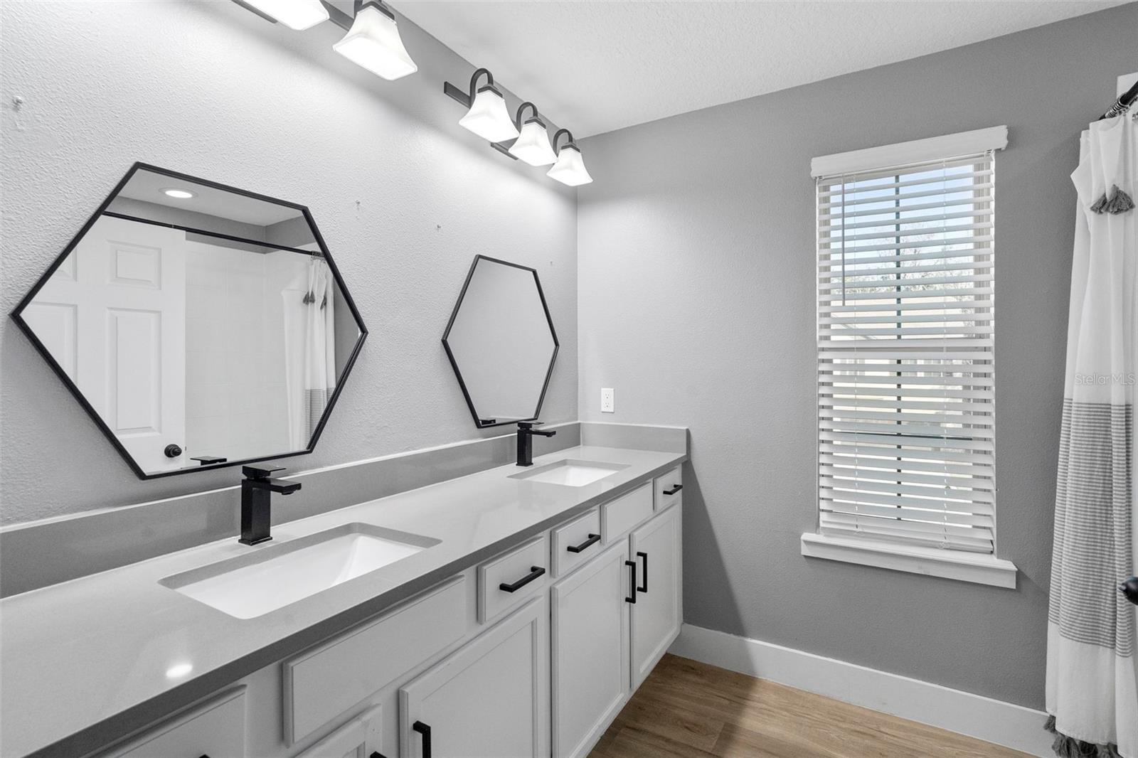 SEVEN OAKS - Residential