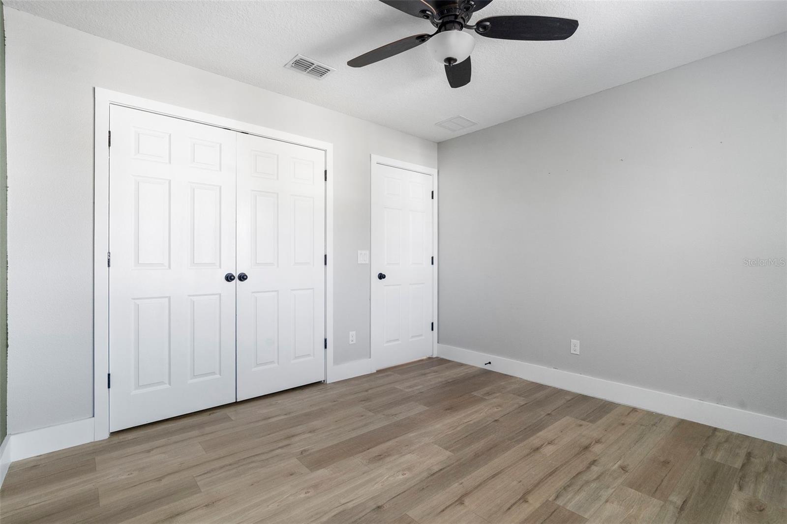 SEVEN OAKS - Residential