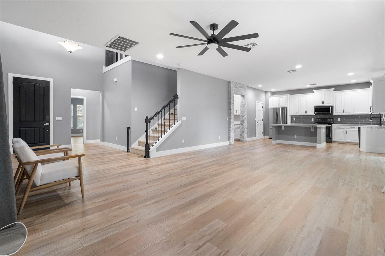 SEVEN OAKS - Residential