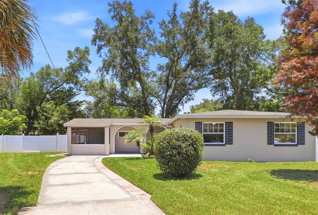 Photo of 511 Oxford Court, Orlando, FL 32803 (MLS # O6418876)