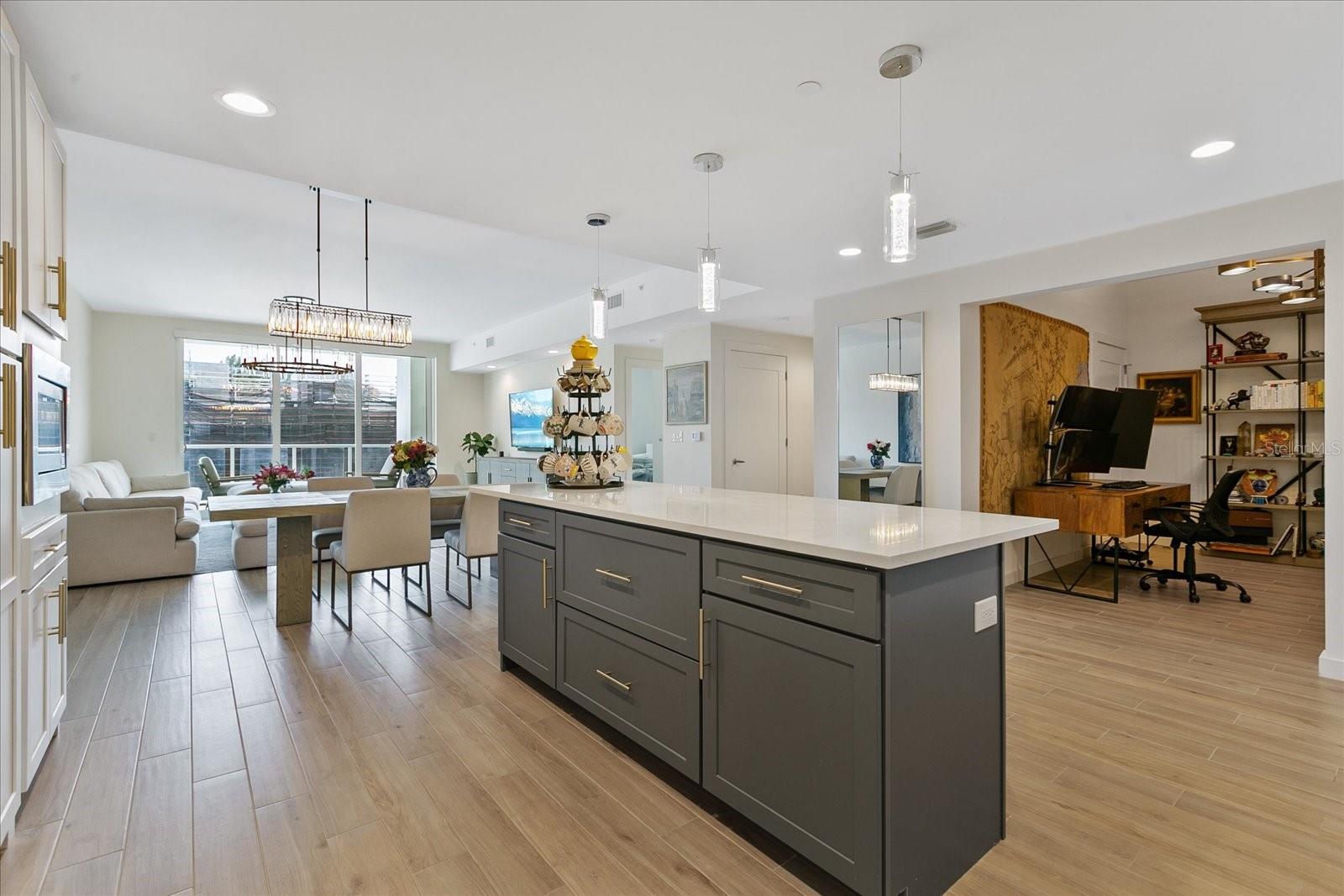 MARINA BAY MASTER CONDO LOT 1 - Residential