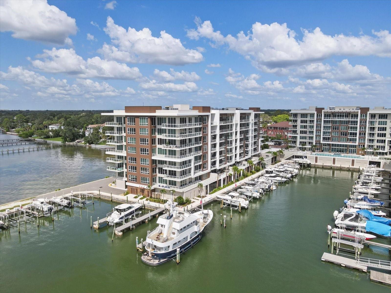 MARINA BAY MASTER CONDO LOT 1 - Residential
