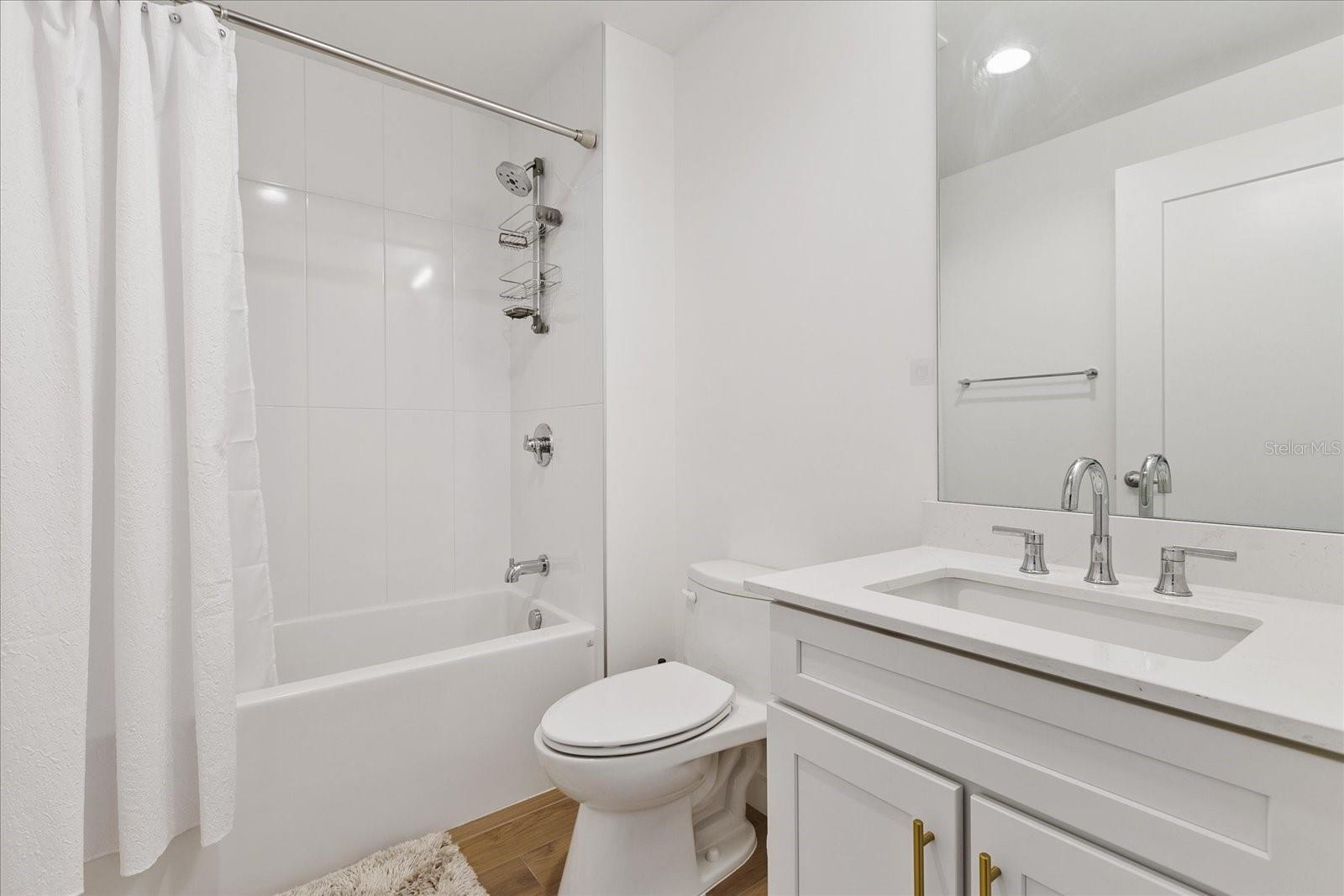 MARINA BAY MASTER CONDO LOT 1 - Residential