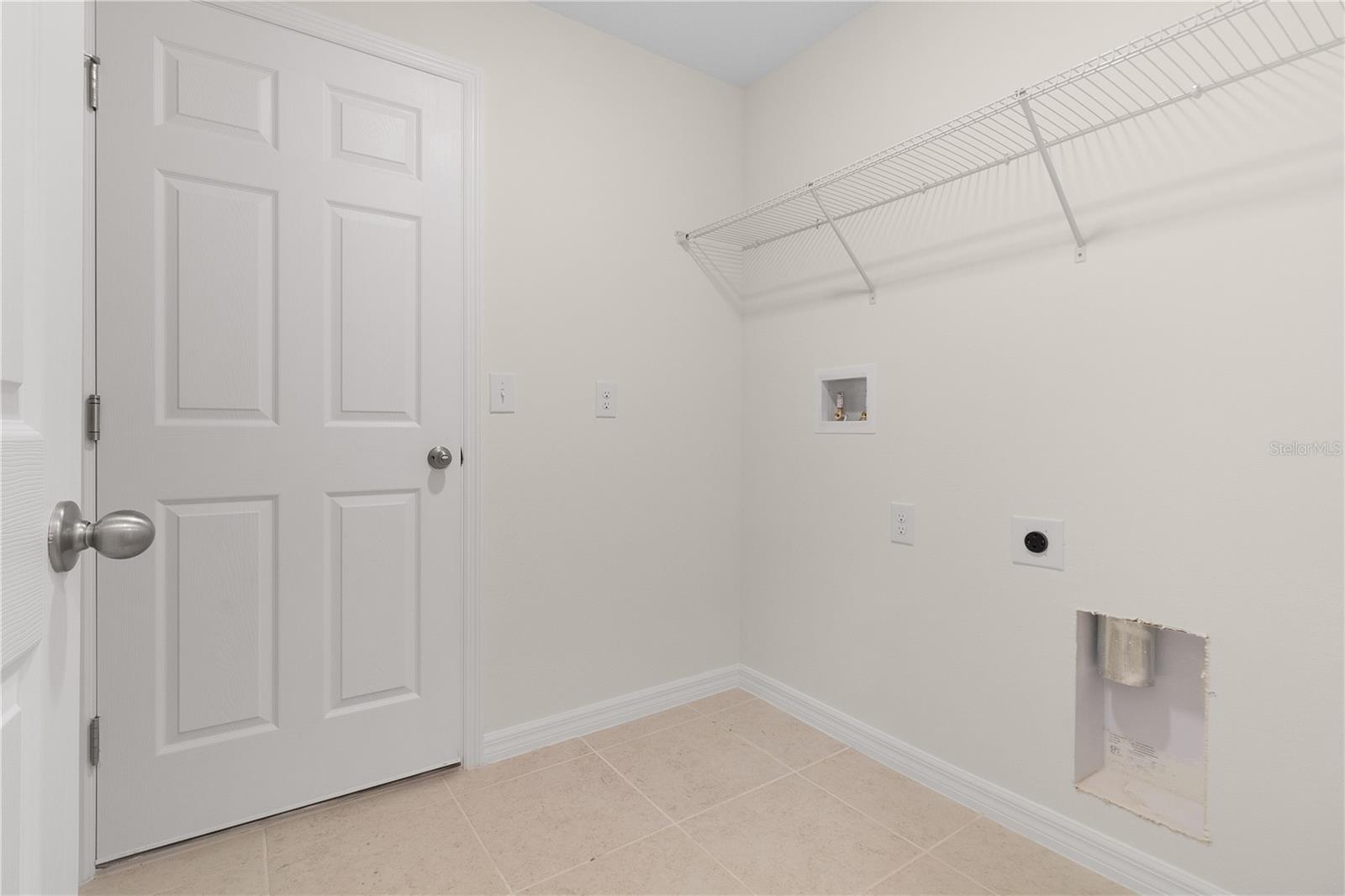 ALFORD OAKS - Residential Lease