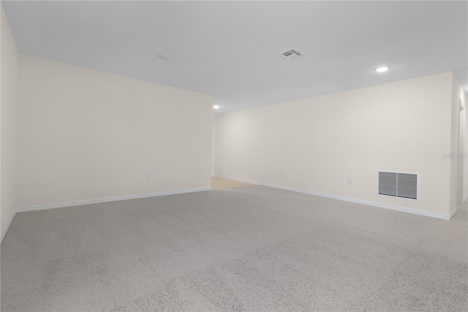 ALFORD OAKS - Residential Lease