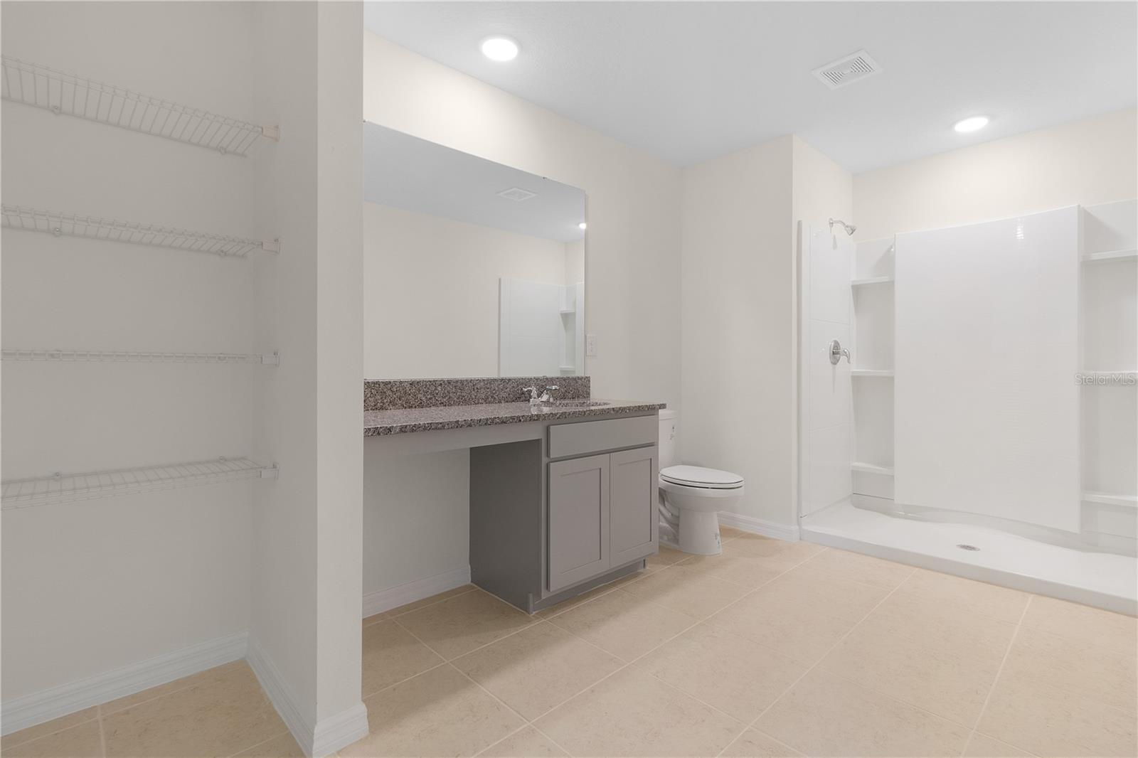 ALFORD OAKS - Residential Lease