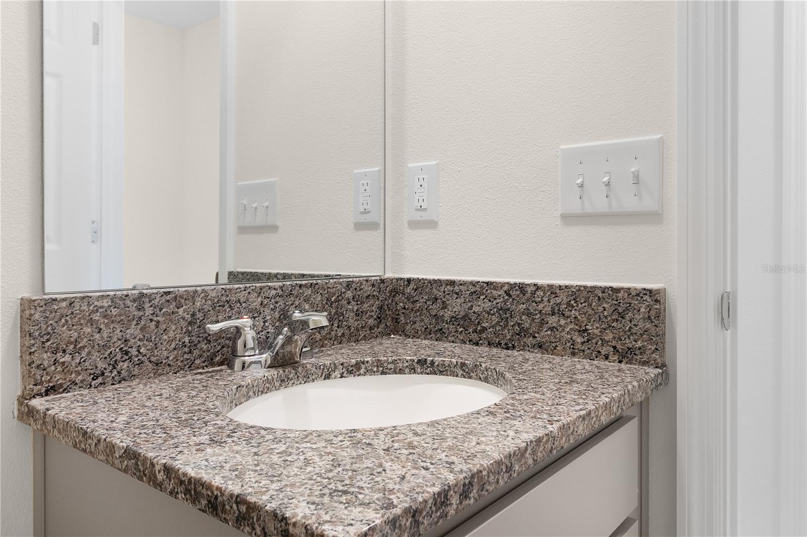 ALFORD OAKS - Residential Lease