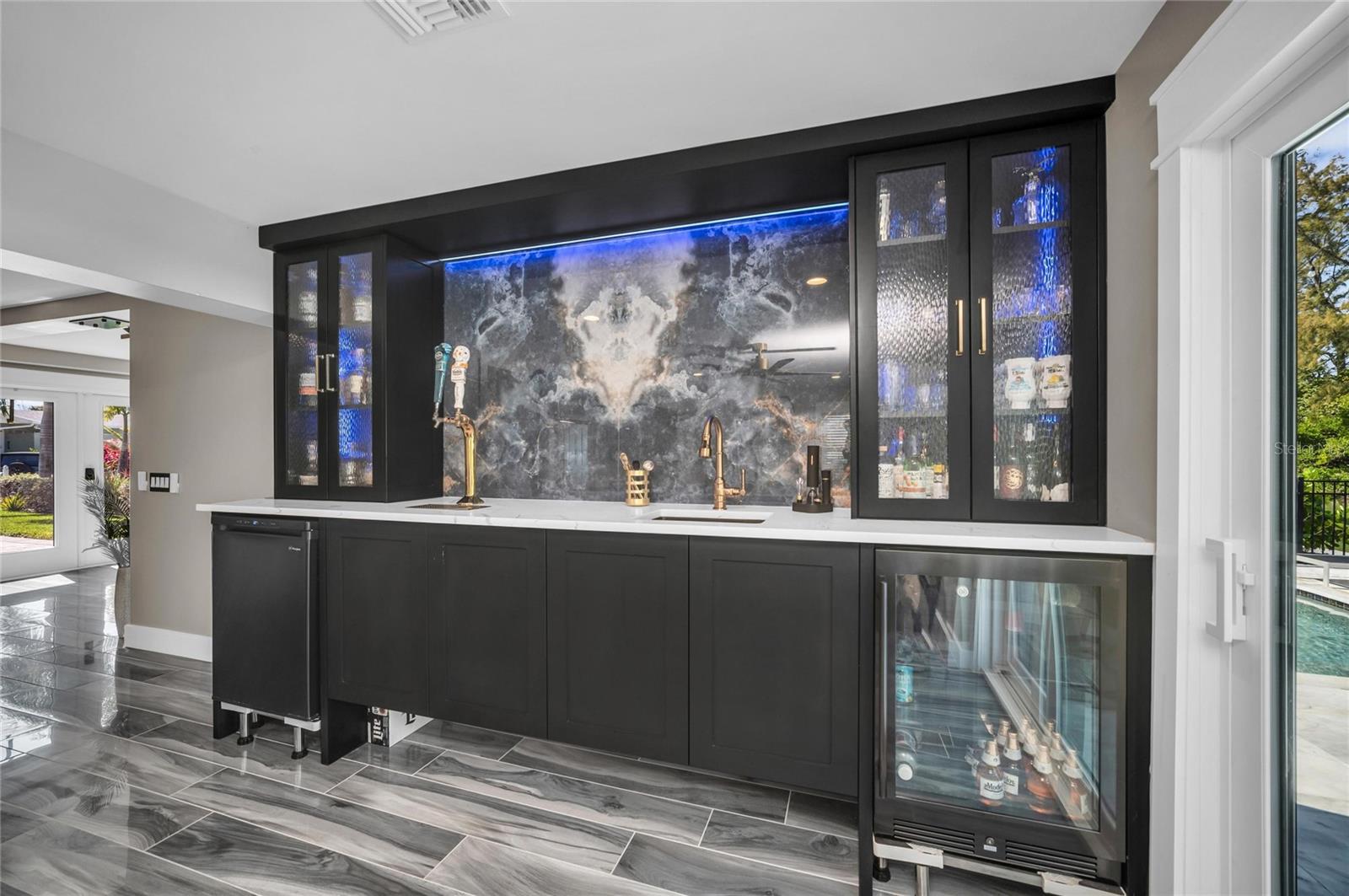 LONGBEACH ON LONGBOAT KEY - Residential