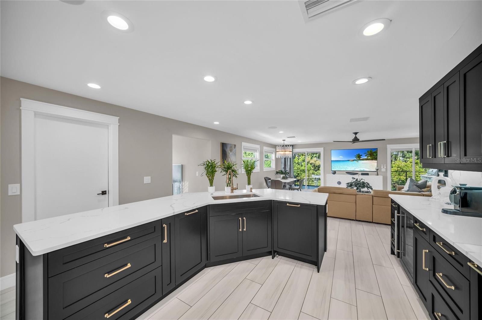 LONGBEACH ON LONGBOAT KEY - Residential