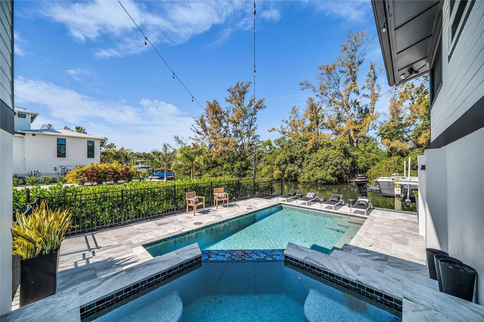 LONGBEACH ON LONGBOAT KEY - Residential