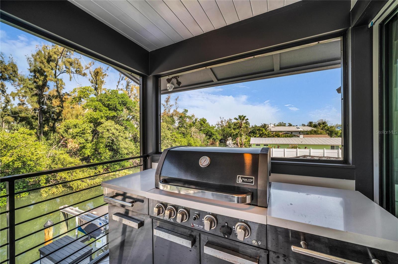 LONGBEACH ON LONGBOAT KEY - Residential