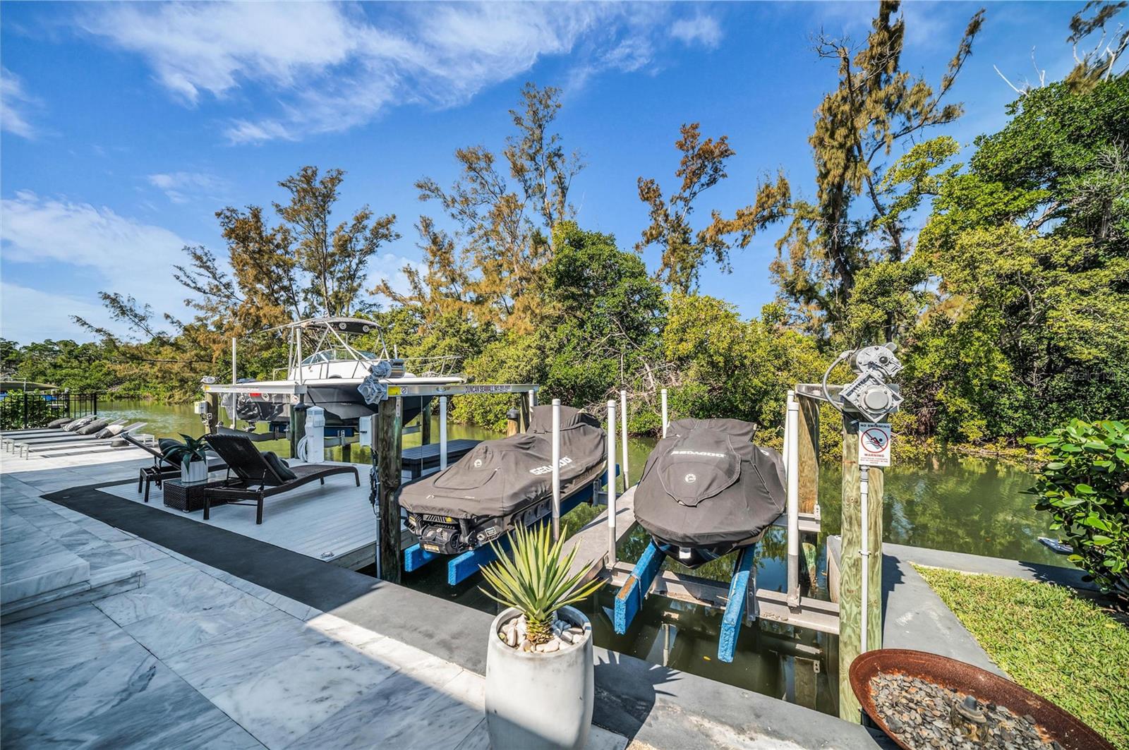 LONGBEACH ON LONGBOAT KEY - Residential