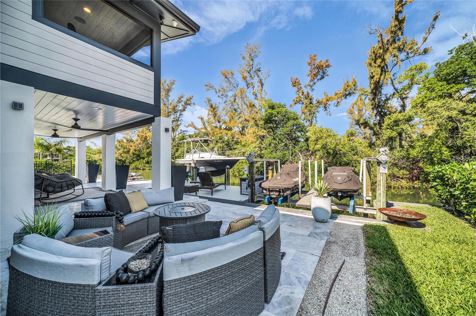 LONGBEACH ON LONGBOAT KEY - Residential