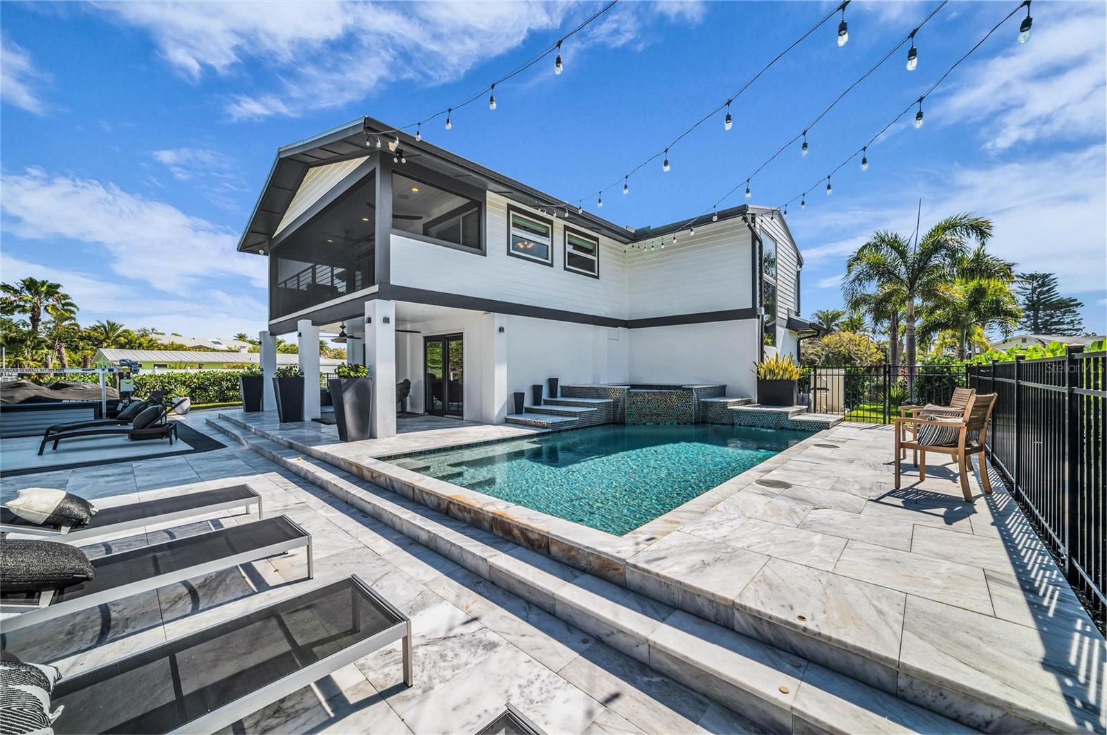 LONGBEACH ON LONGBOAT KEY - Residential