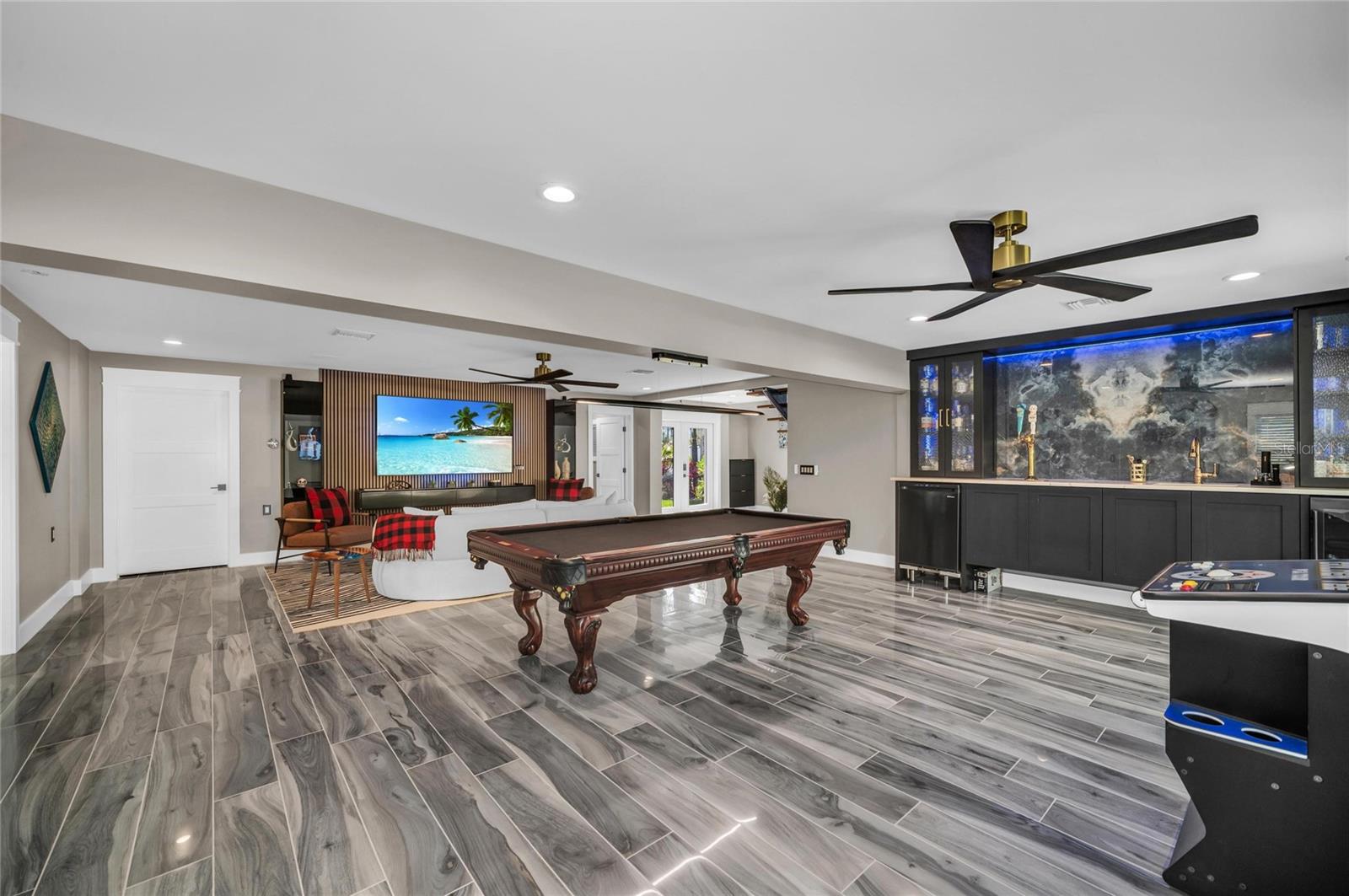 LONGBEACH ON LONGBOAT KEY - Residential