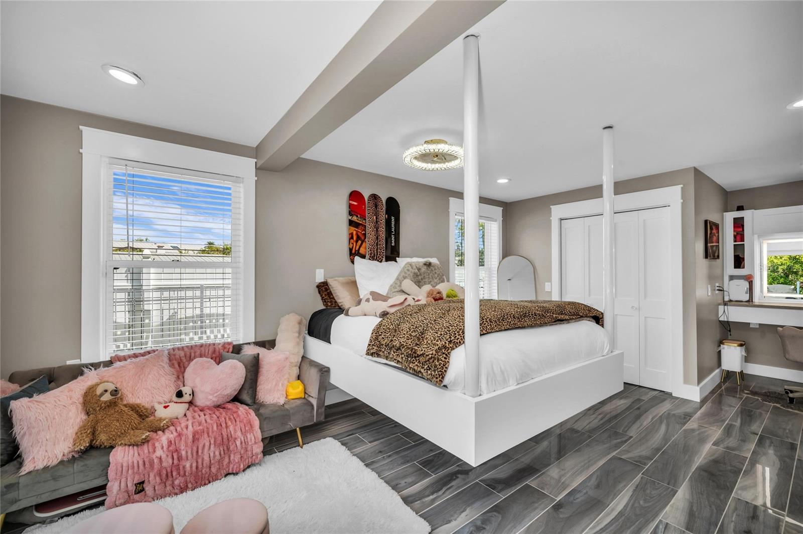 LONGBEACH ON LONGBOAT KEY - Residential