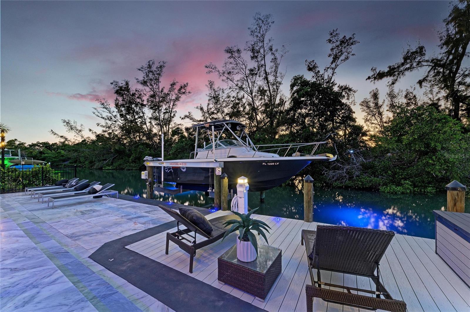 LONGBEACH ON LONGBOAT KEY - Residential