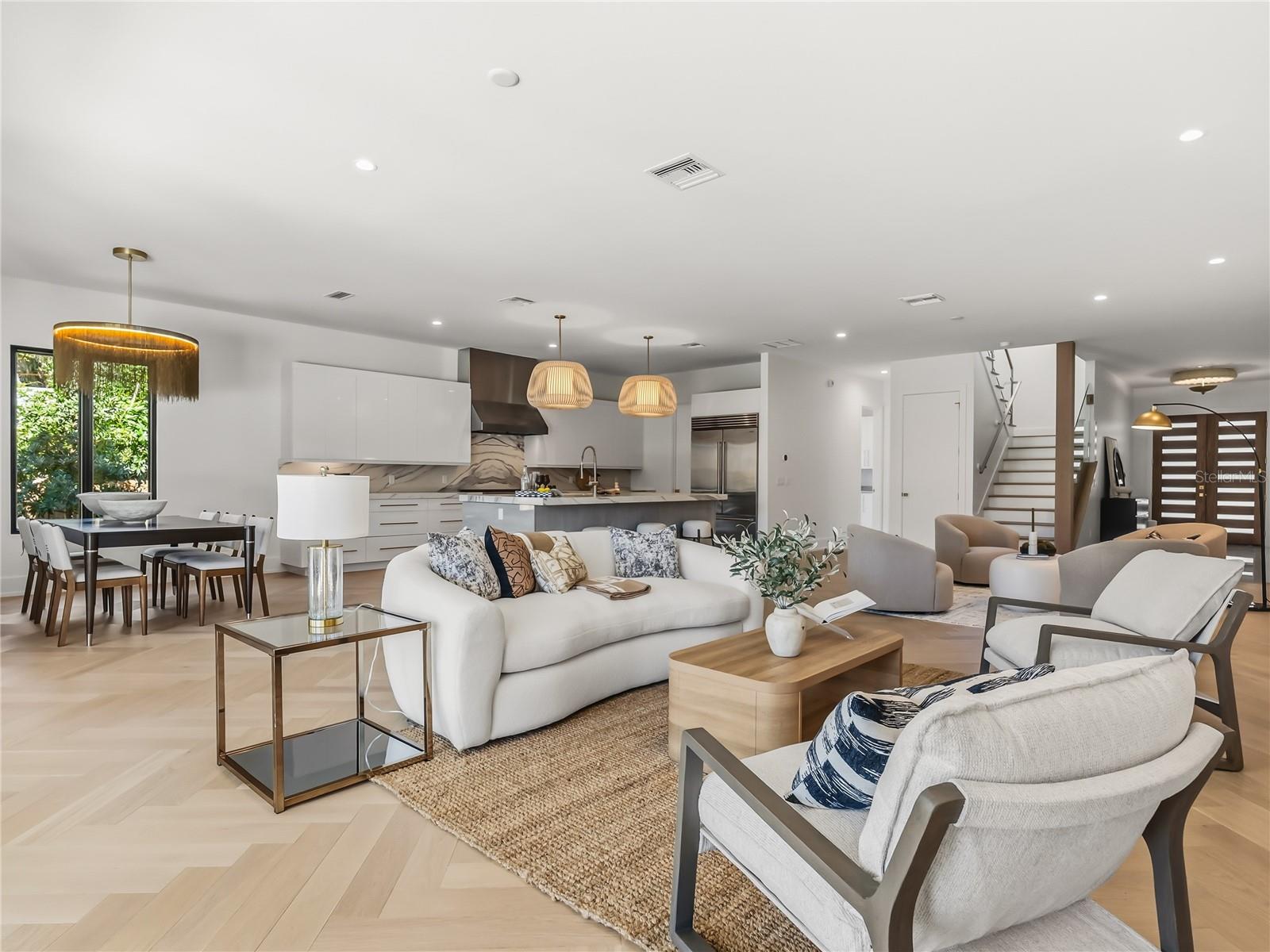 FOREST HILLS - Residential