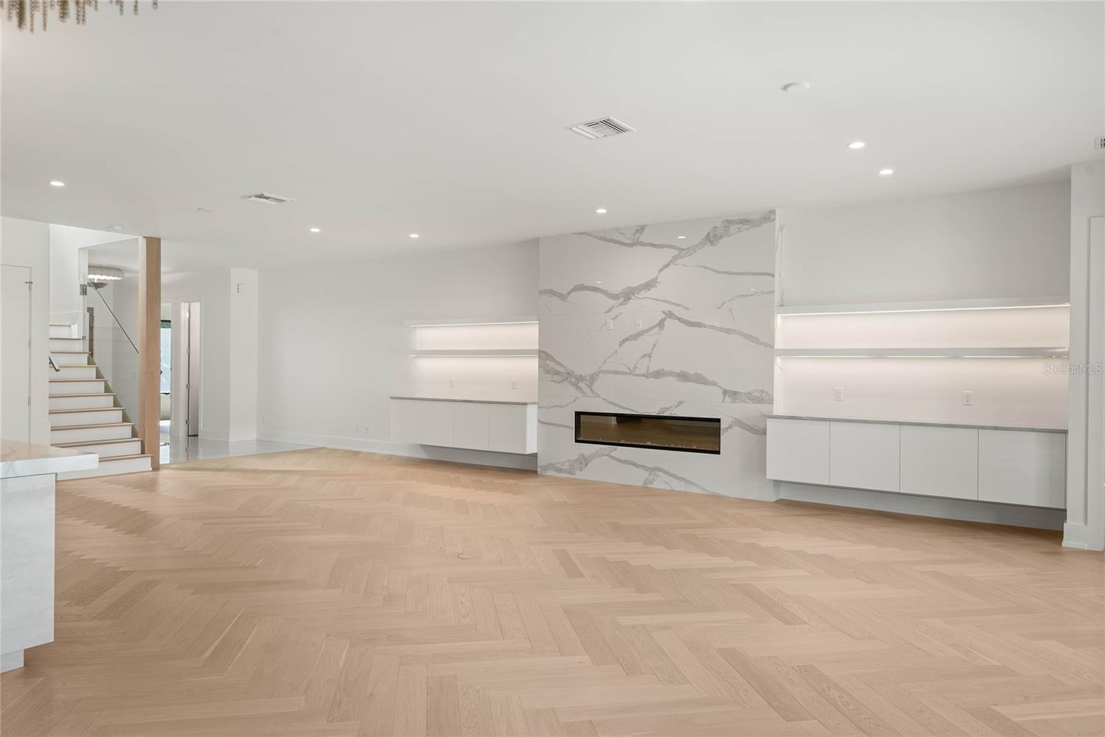 FOREST HILLS - Residential