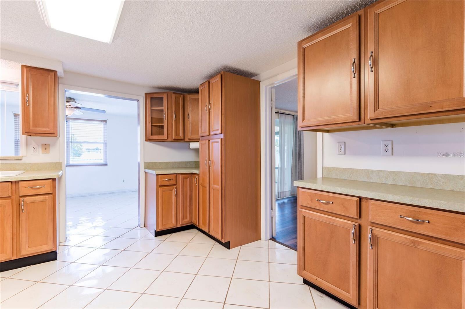 ALOHA GARDENS - Residential Lease