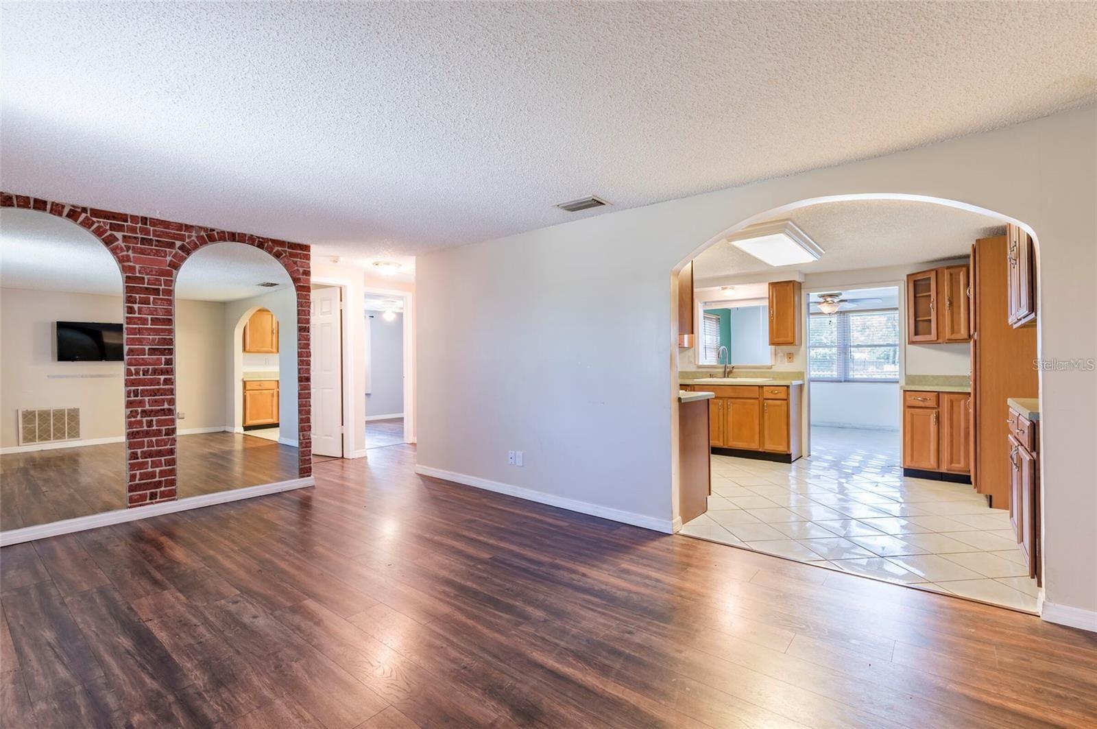 ALOHA GARDENS - Residential Lease