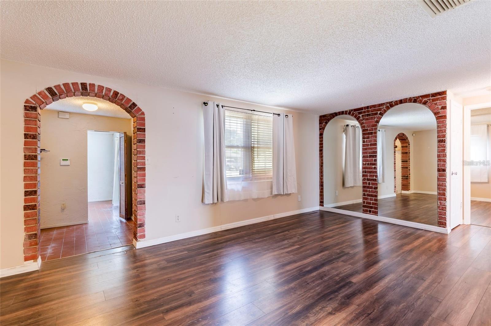 ALOHA GARDENS - Residential Lease