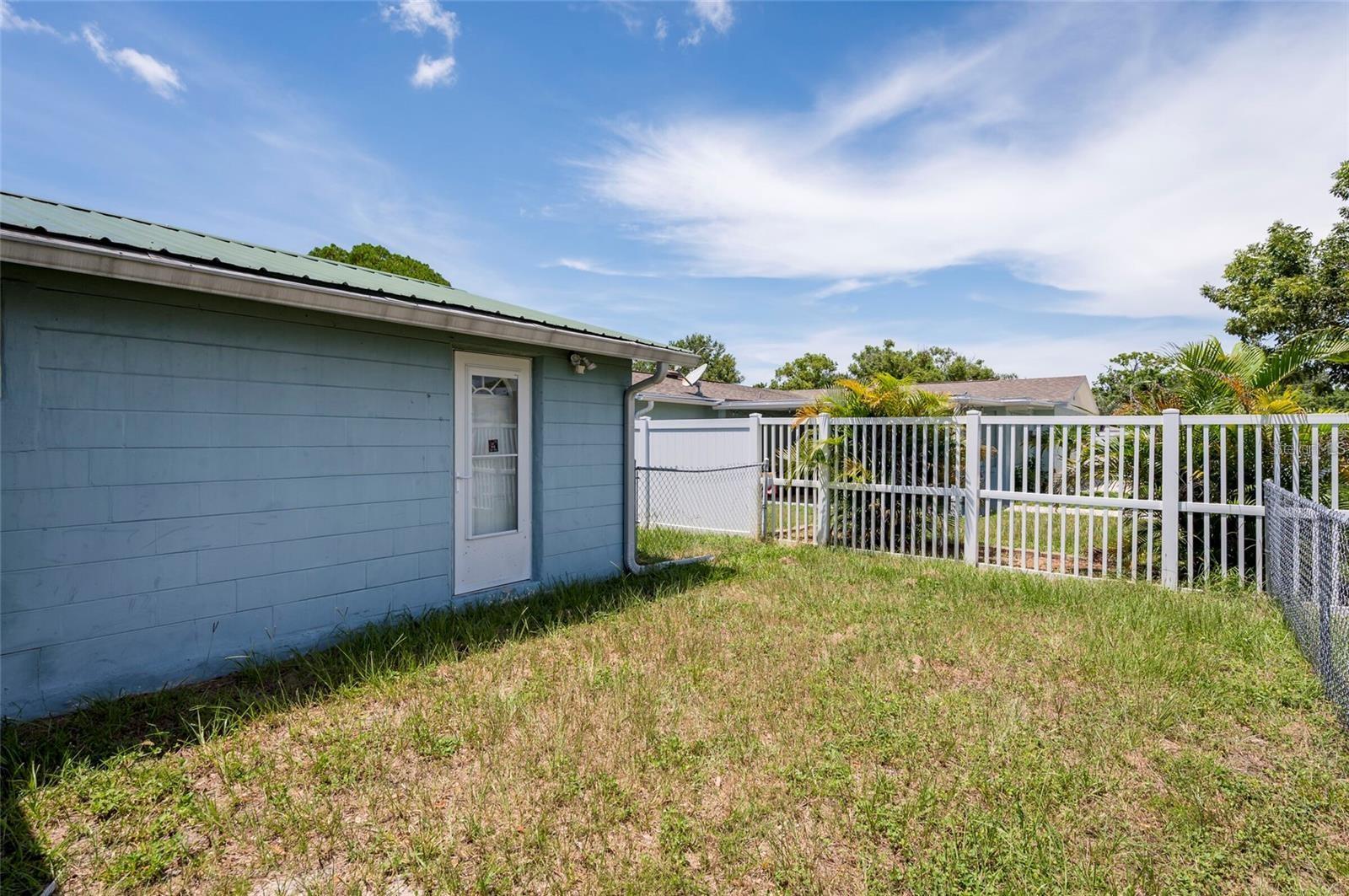 ALOHA GARDENS - Residential Lease