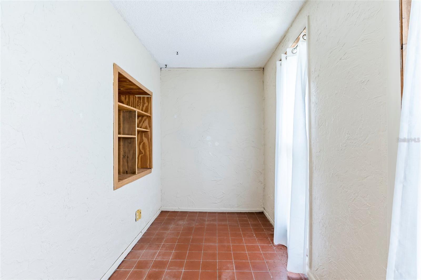 ALOHA GARDENS - Residential Lease