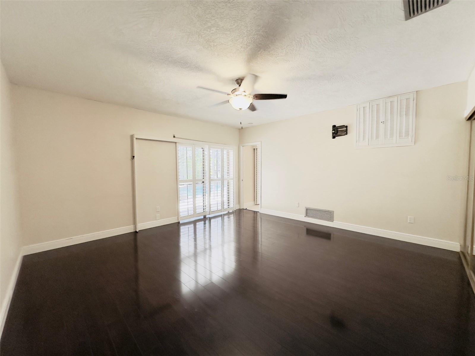 RAINBOW FARMS - Residential Lease