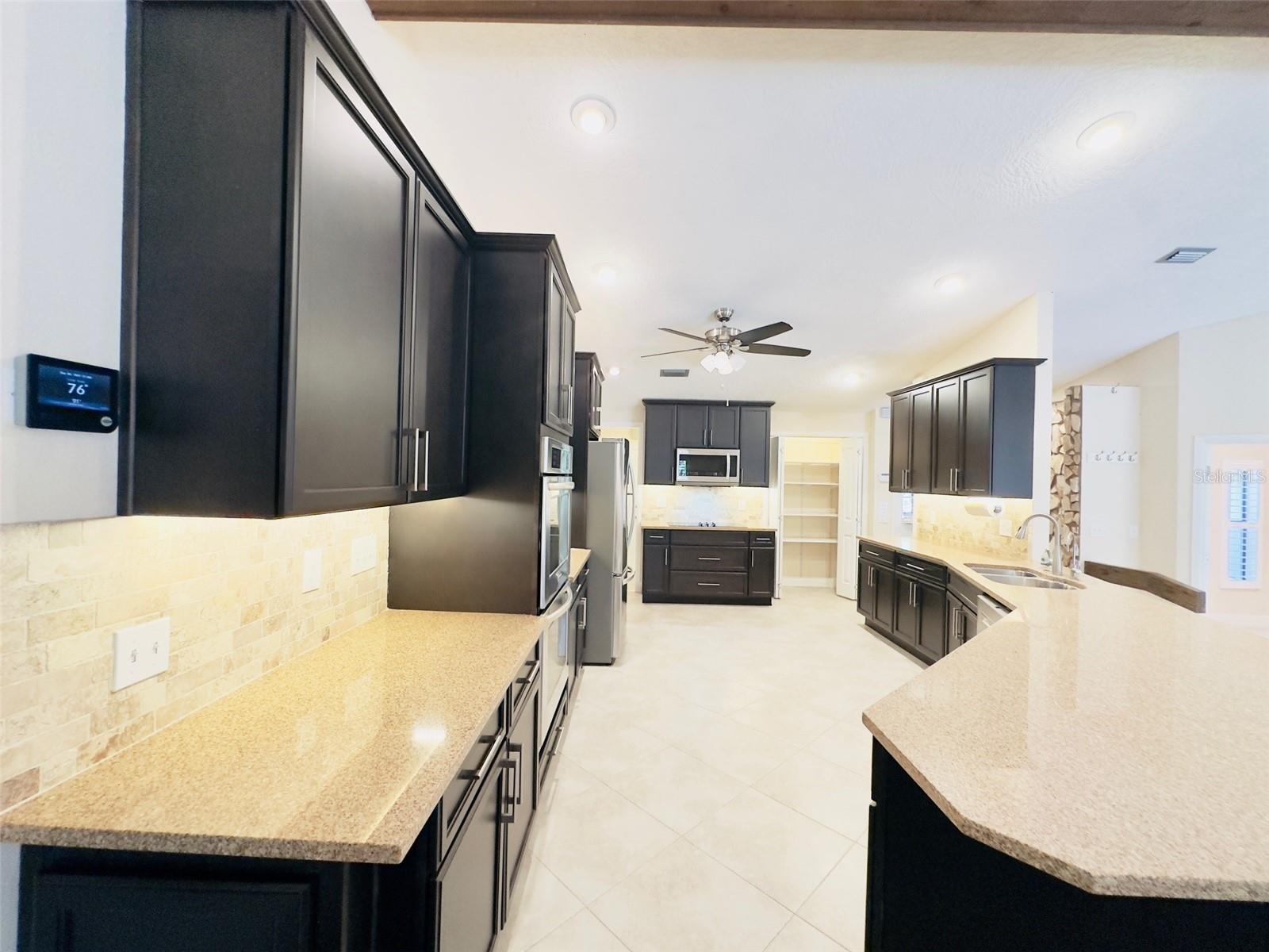 RAINBOW FARMS - Residential Lease