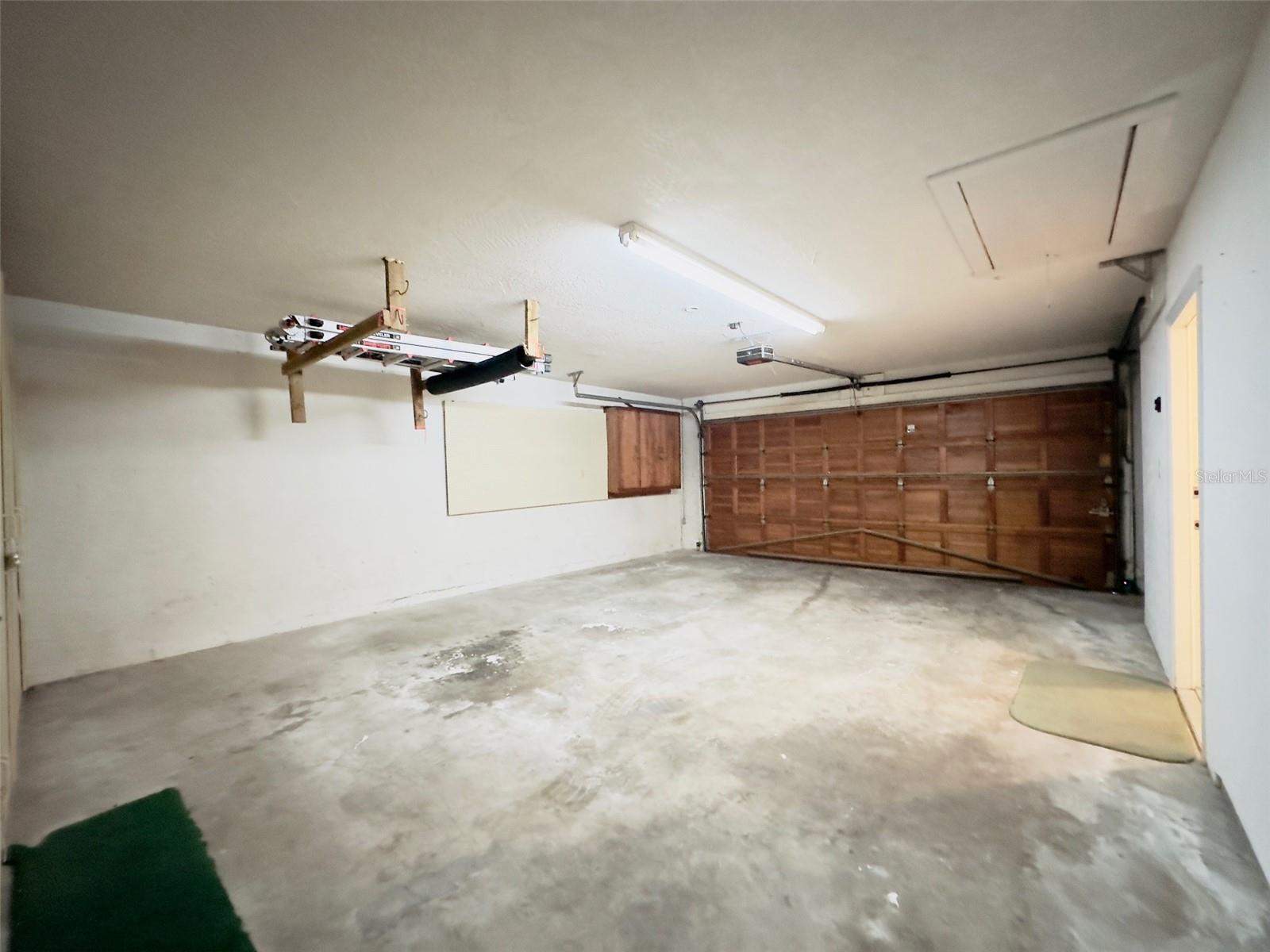 RAINBOW FARMS - Residential Lease