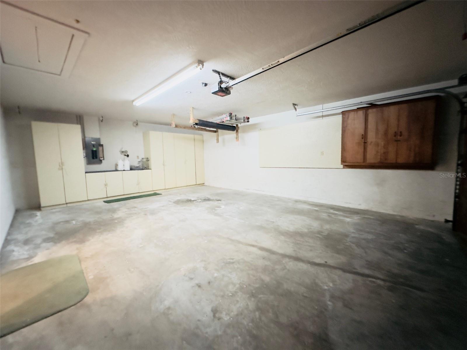 RAINBOW FARMS - Residential Lease