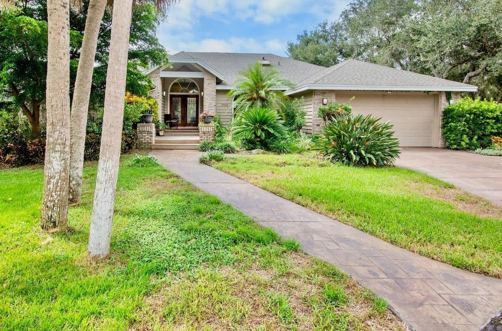 Photo of 4424 Friar Tuck Lane, Sarasota, FL 34232 (MLS # A4707162)