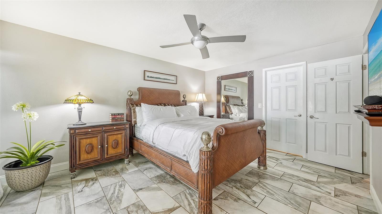 GLEN OAKS MANOR - Residential