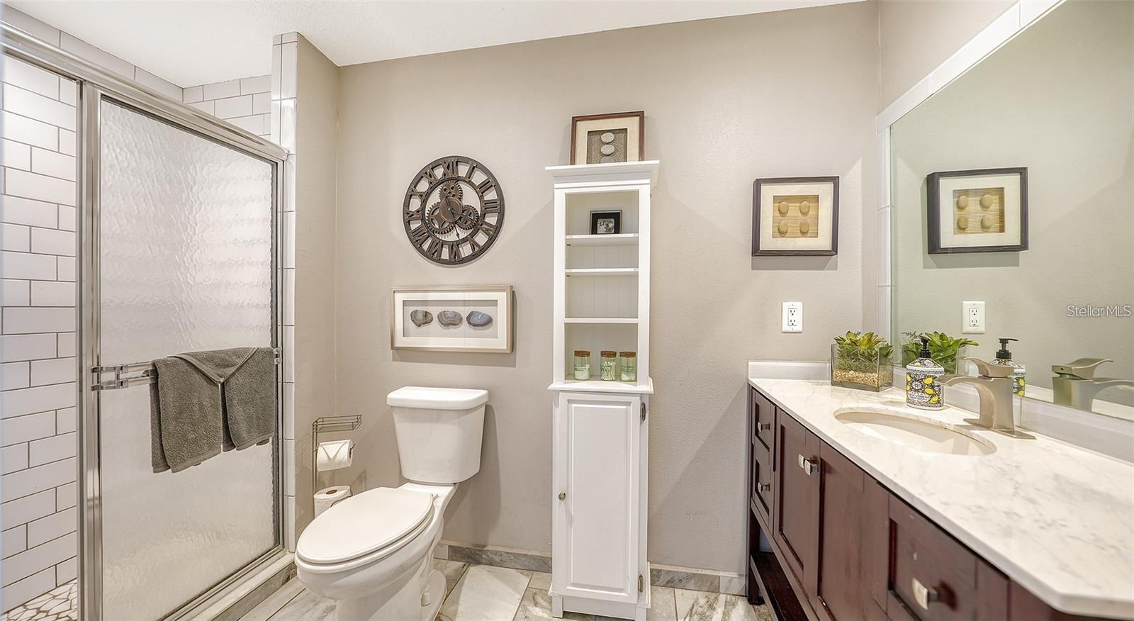 GLEN OAKS MANOR - Residential