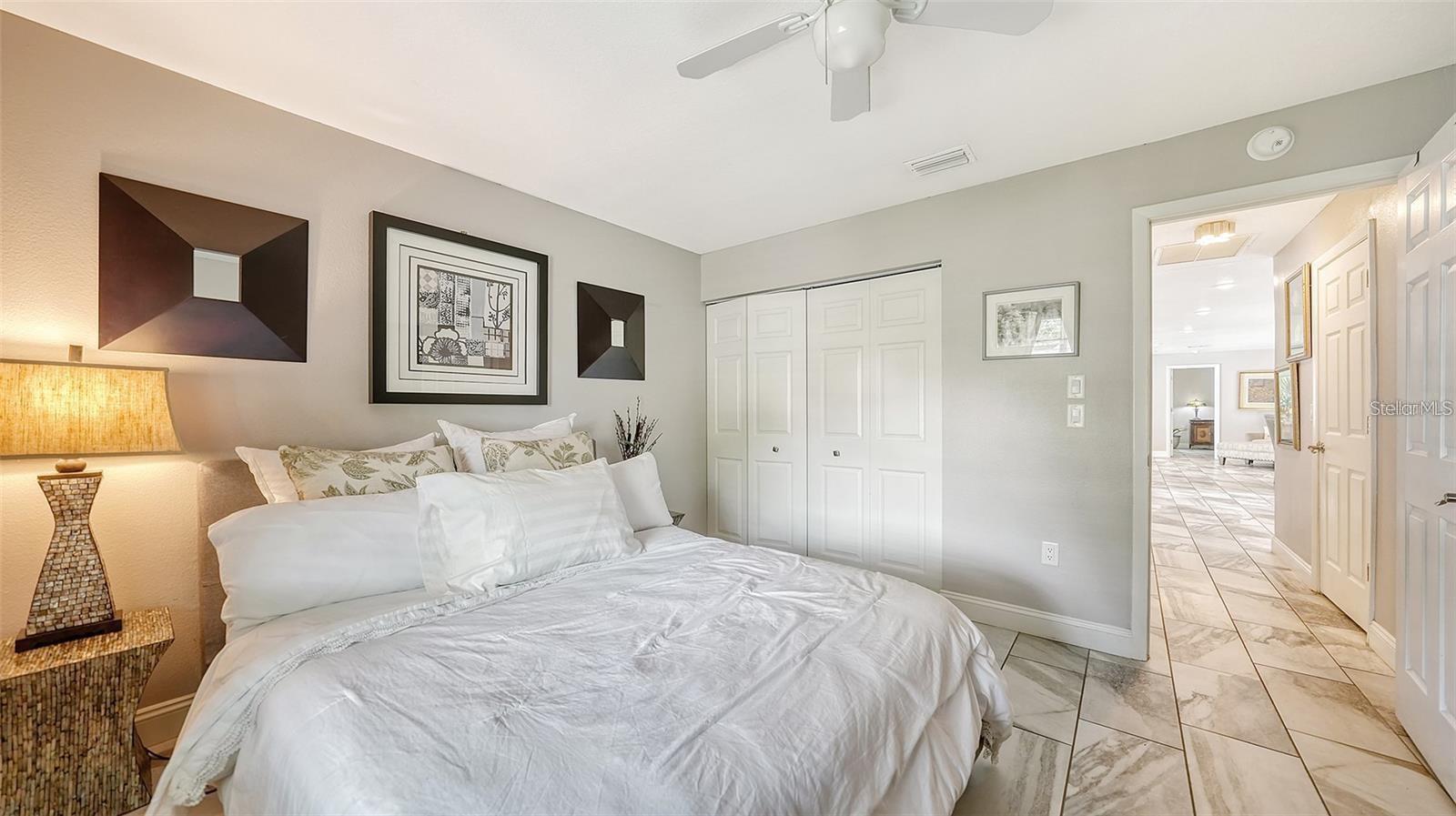 GLEN OAKS MANOR - Residential