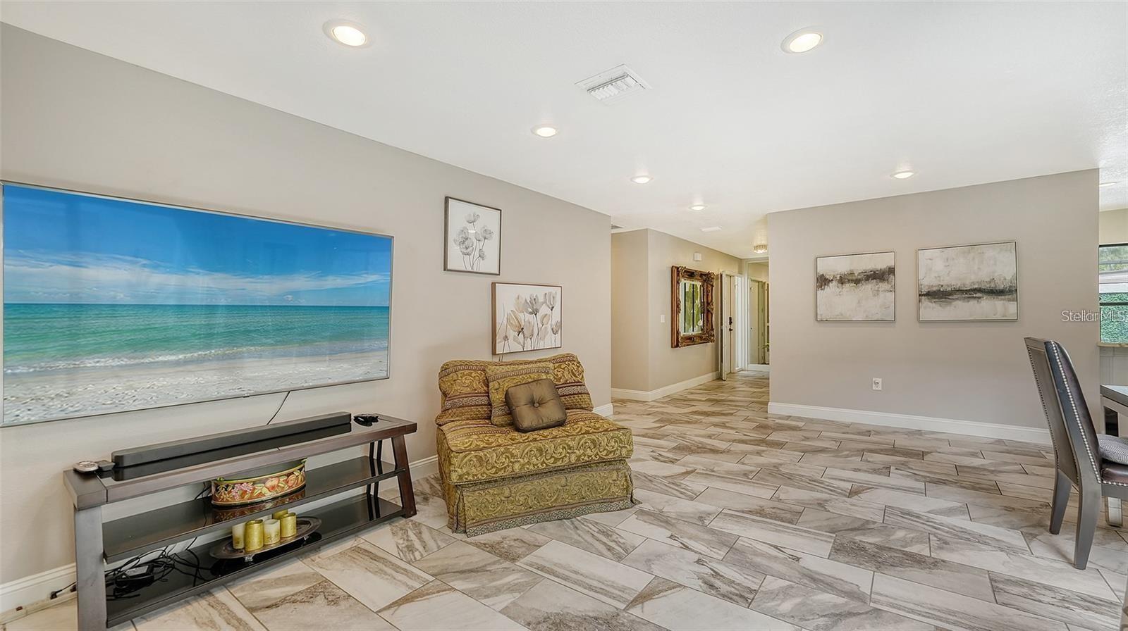 GLEN OAKS MANOR - Residential