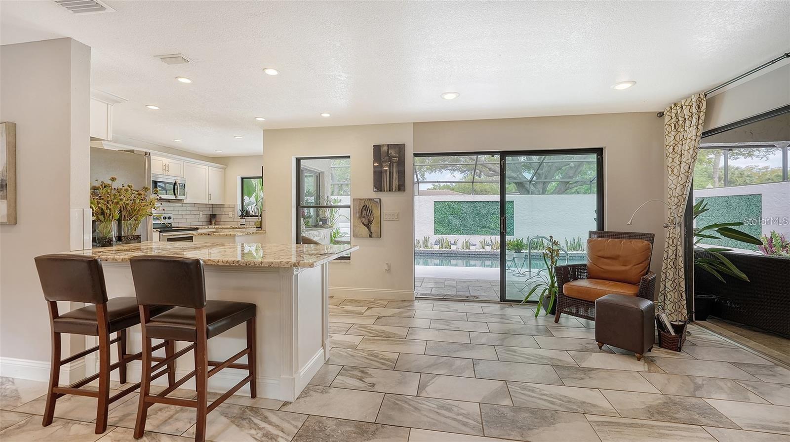 GLEN OAKS MANOR - Residential