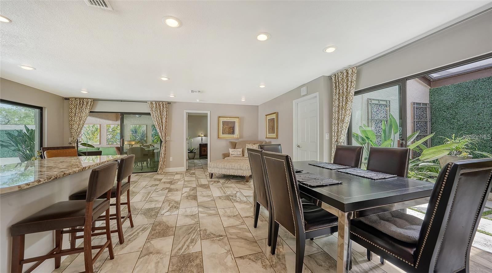 GLEN OAKS MANOR - Residential