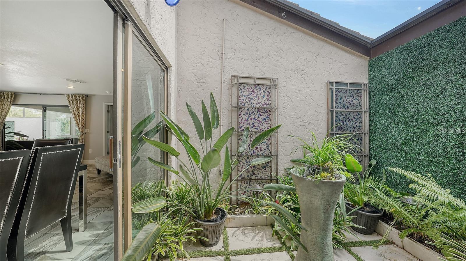 GLEN OAKS MANOR - Residential